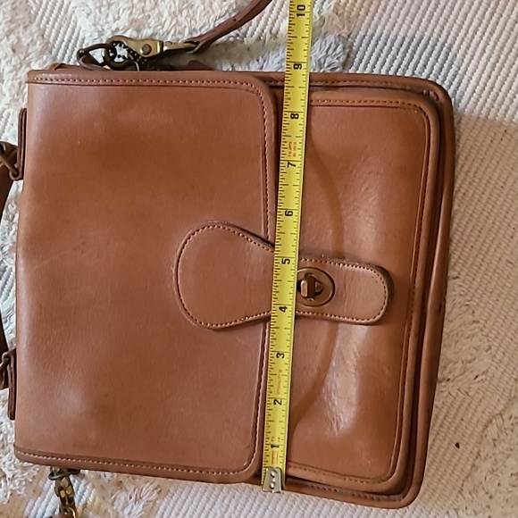 Vintage Coach tan leather Made in USA handbag with hang tag and serial number - Picture 10 of 10